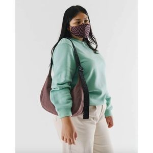 Baggu Medium Crescent Bag in Peppercorn